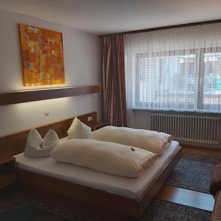 Πανσιόν Gastezimmer Zur Krone 3*